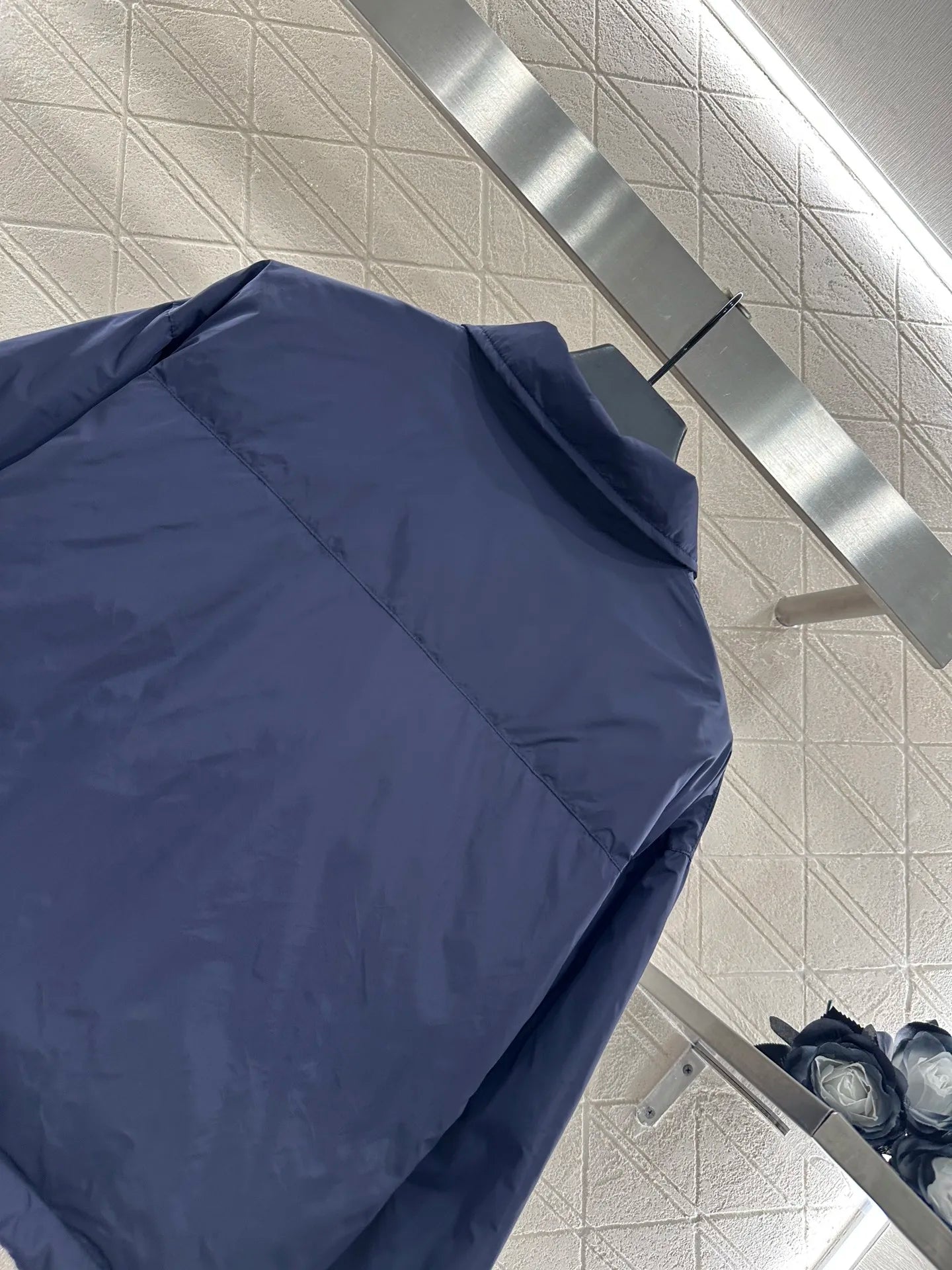 The new autumn and winter lapel cotton-padded jacket for women is a trendy short cotton-padded jacket with thickened warmth