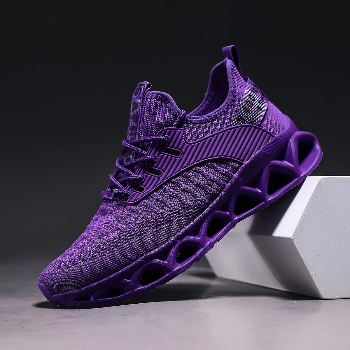 Women's running shoes, lightweight mesh, breathable and comfortable flat soft tennis shoes, blade sports shoes for women