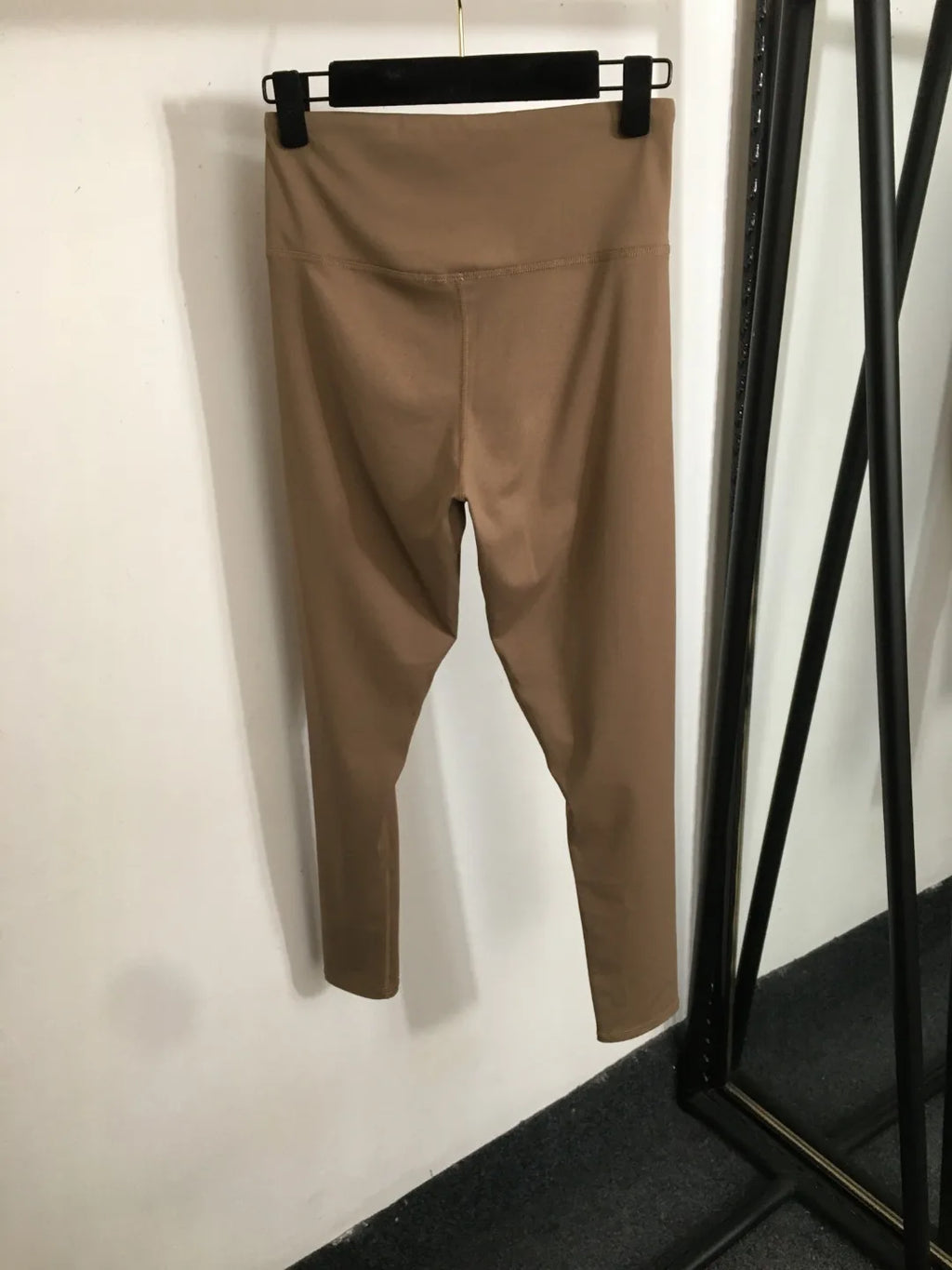 25 new women's yoga suit set for autumn and winter, tight zipper long sleeved jacket, tight pants long pants two-piece set