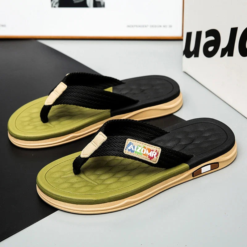 The 2025 new flip-flops for men are suitable for summer outdoor wear. They are anti-slip beach soft-soled flip-flops for men, wh