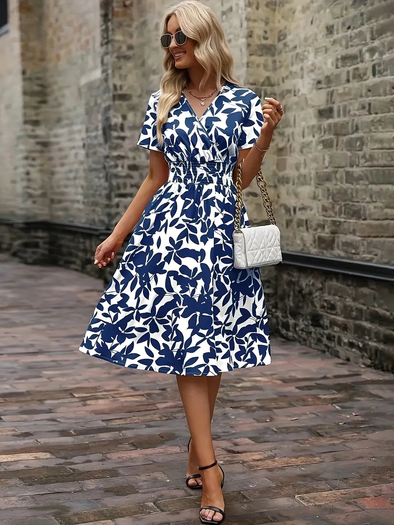 2025 European and American New Spring and Summer Short-Sleeved V Neck Leaf Floral Large Hem Skirt Waist Dress