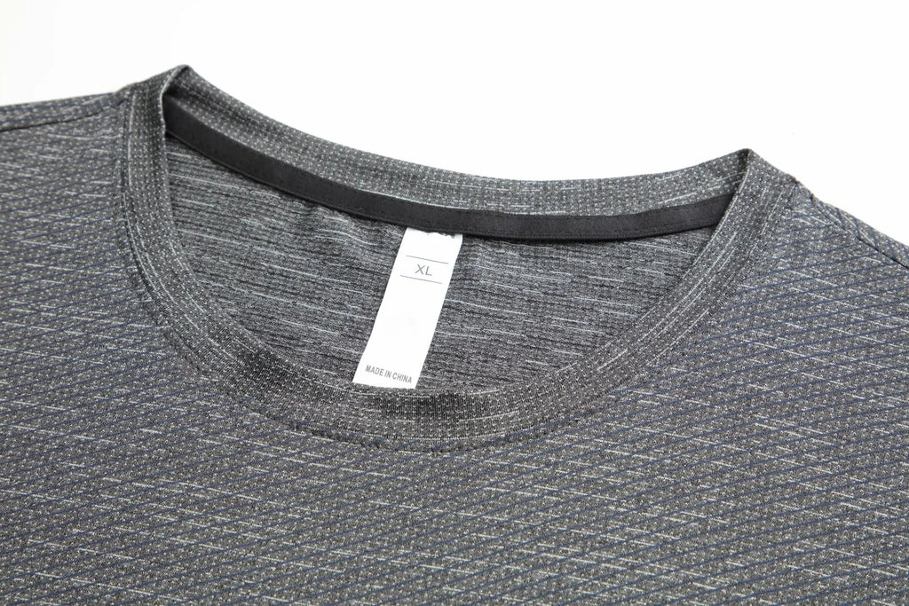 2025 Summer Running T-Shirts for Men High Quality Oversize Tees Breathable Fabric Basketball Soccer Workouts All Day Comfort